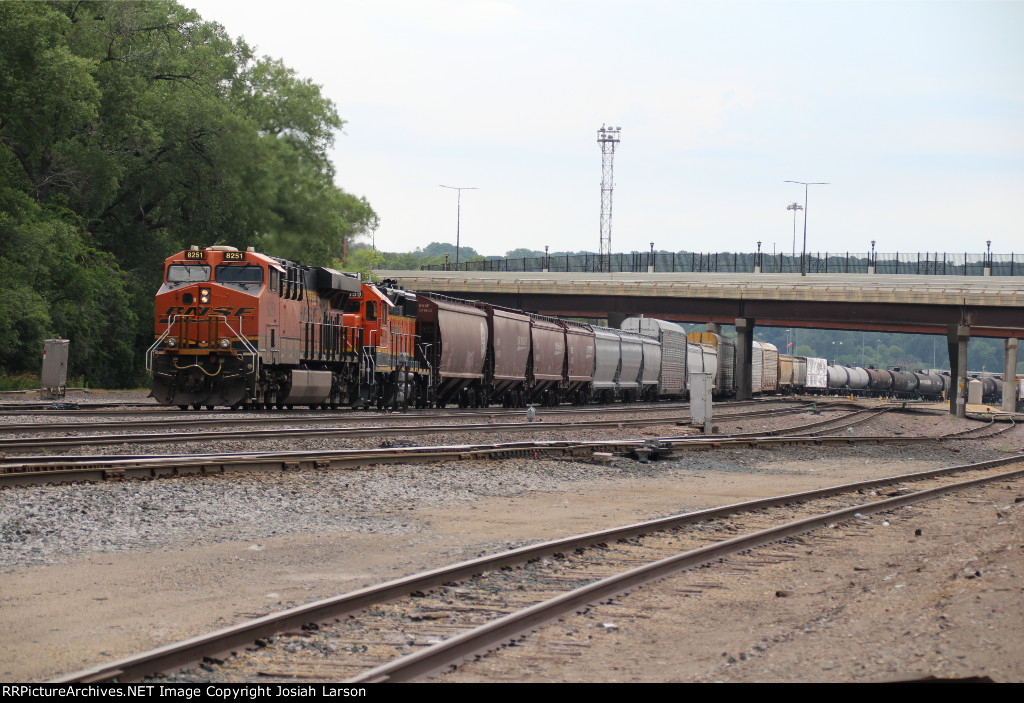 BNSF 8251 West